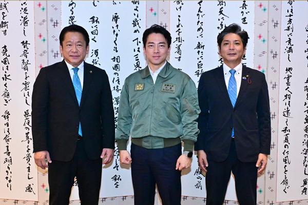 嘉数宮古島市長、中山石垣市長、上地与那国町長との面会
