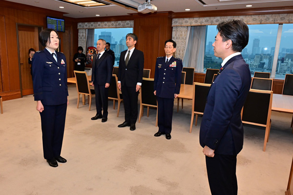 NATO本部への派遣自衛官による出国報告
