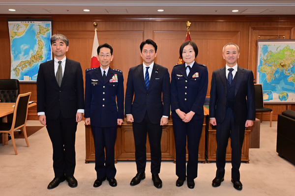 NATO本部への派遣自衛官による出国報告