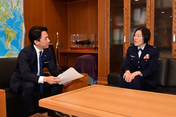 NATO本部への派遣自衛官による出国報告