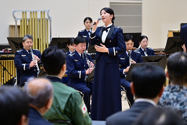 航空自衛隊府中基地視察