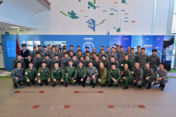 航空自衛隊府中基地視察