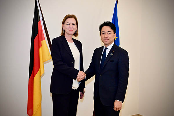 小泉大臣と駐日ドイツ大使の懇談