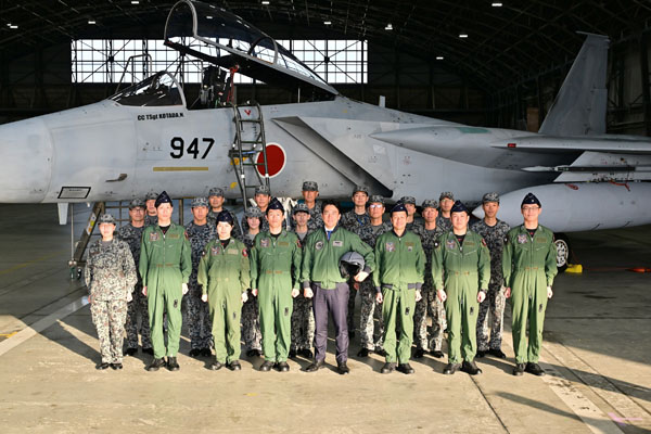 海上自衛隊那覇航空基地及び航空自衛隊那覇基地視察