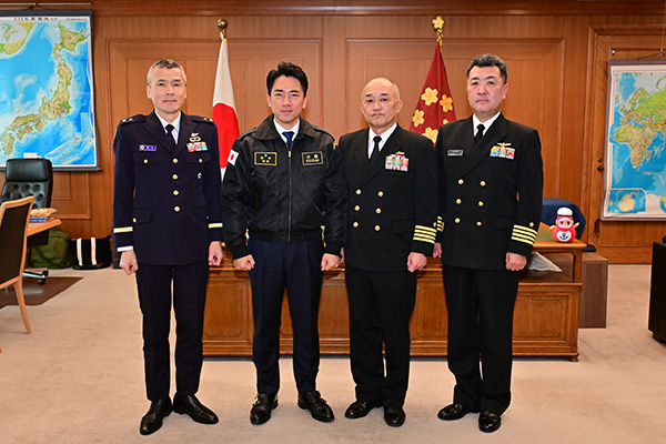 CMF派遣隊長兼 NAVCENT 連絡官による大臣帰国報告