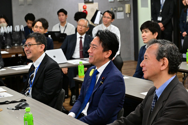 企業視察