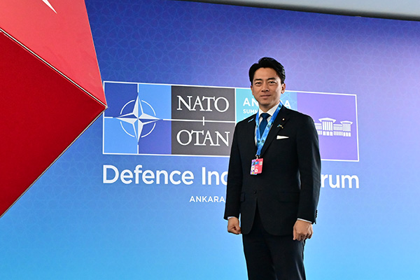小泉防衛大臣のトルコ訪問