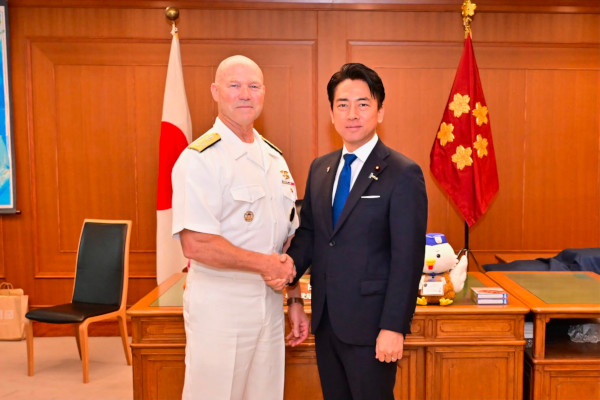 フランク・Ｍ・ブラッドリー米特殊作戦軍司令官による小泉防衛大臣表敬