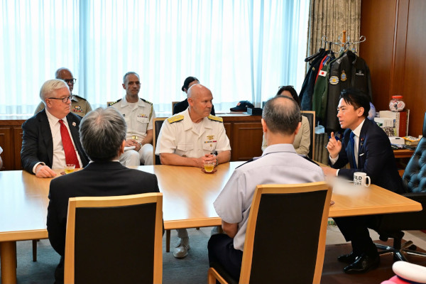 フランク・Ｍ・ブラッドリー米特殊作戦軍司令官による小泉防衛大臣表敬