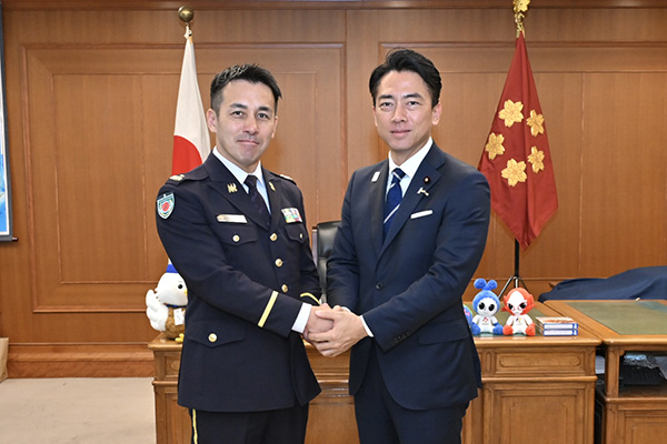 南スーダン国際平和協力隊員による大臣帰国報告