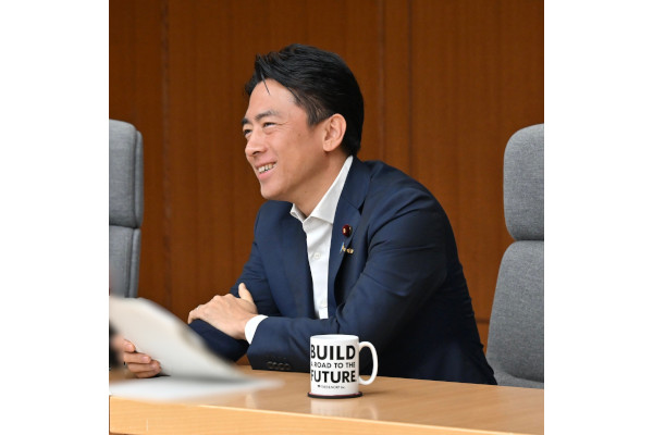 小泉防衛大臣とへグセス米国戦争長官の電話会談