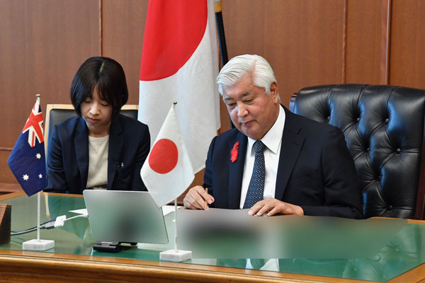 日豪防衛相電話会談
