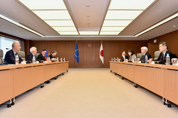 ボレルEU上級代表との会談