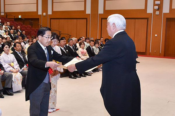 第４３回危険業務従事者叙勲勲章伝達式