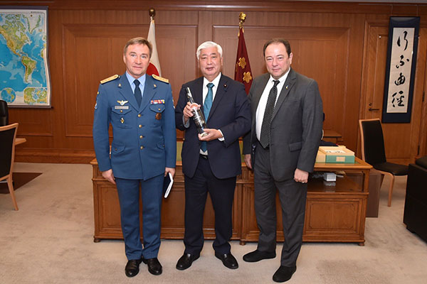 コルスンスキー駐日ウクライナ大使による中谷防衛大臣表敬