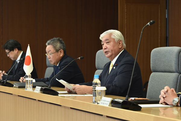 日スウェーデン防衛相会談