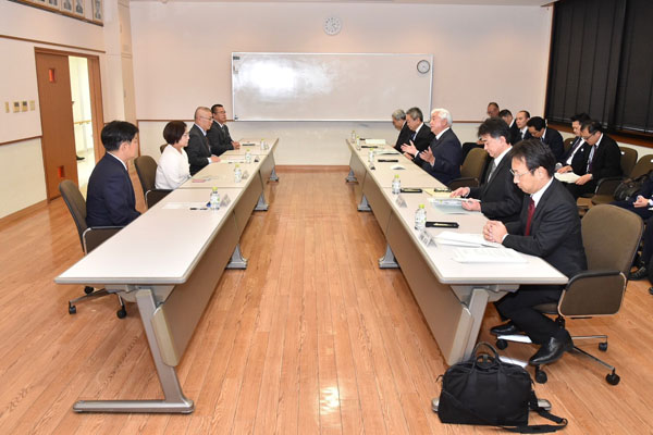 久辺三区長との面会
