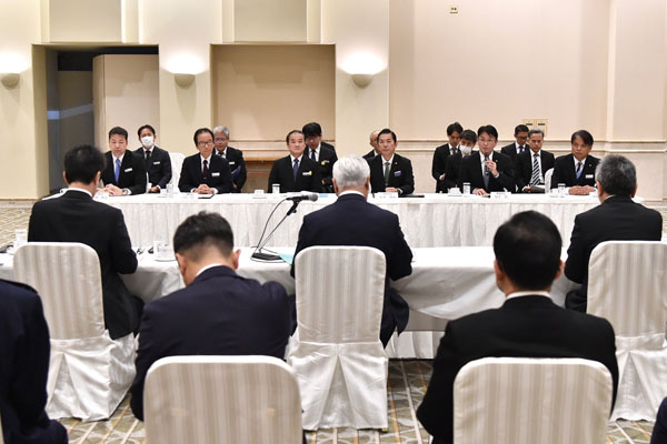 基地関連市町村長との面談