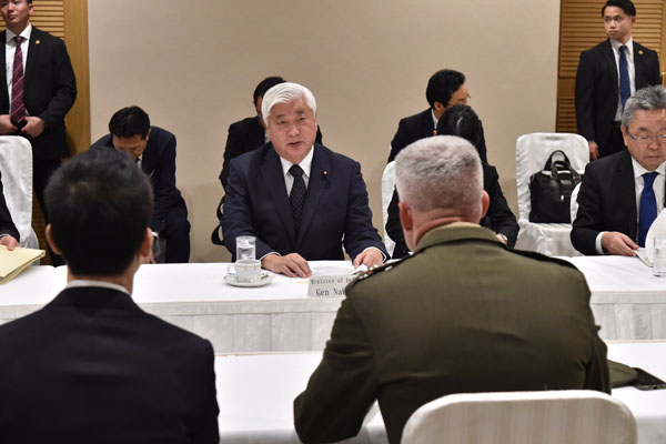 ターナー在沖米軍四軍調整官との面談