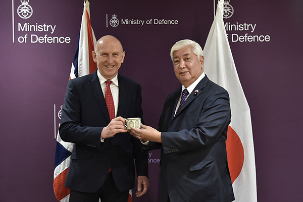 中谷防衛大臣の英国訪問