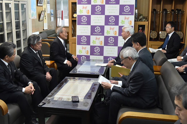 与那国町長との面会