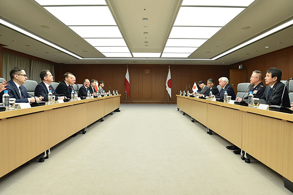シコルスキ・ポーランド外務大臣及びザレフスキ・ポーランド国防副大臣による表敬