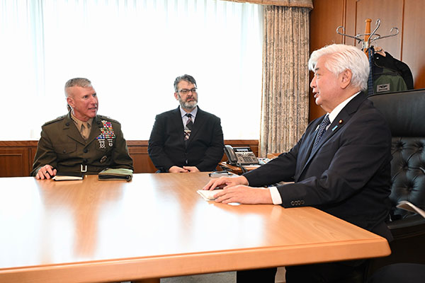 スミス米海兵隊総司令官による中谷防衛大臣表敬