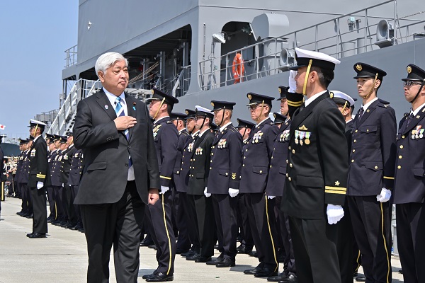 自衛隊海上輸送群新編行事