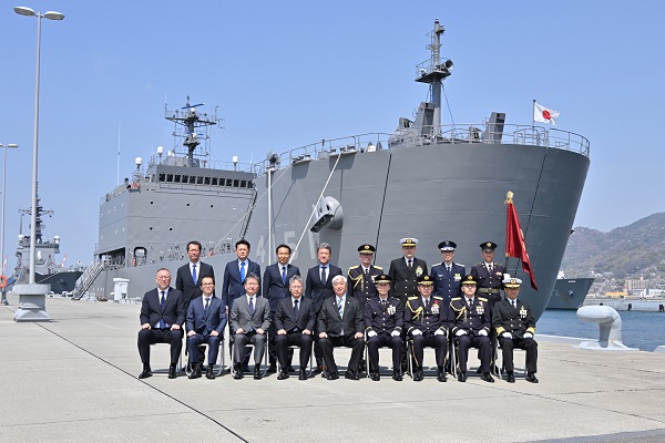 自衛隊海上輸送群新編行事