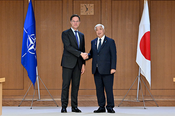ルッテＮＡＴＯ事務総長との会談