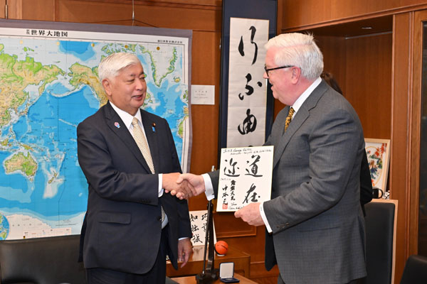 グラス次期駐日米国大使による中谷防衛大臣表敬