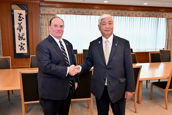フェラン米海軍長官による中谷防衛大臣表敬