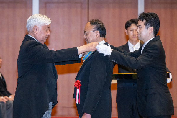 令和７年春の勲章・褒章伝達式