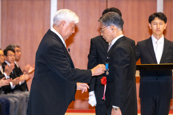 令和７年春の勲章・褒章伝達式