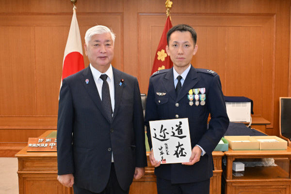 防衛駐在官の出国申告
