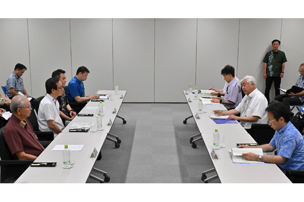 基地関連市町村長（４市町村）との面談