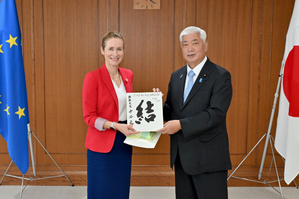 カッラス欧州連合（ＥＵ）外務・安全保障政策上級代表兼欧州委員会副委員長との会談
