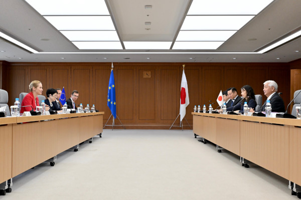 カッラス欧州連合（ＥＵ）外務・安全保障政策上級代表兼欧州委員会副委員長との会談