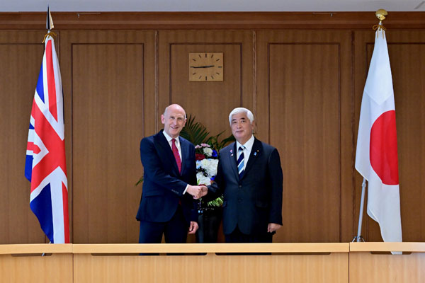 日英防衛相会談