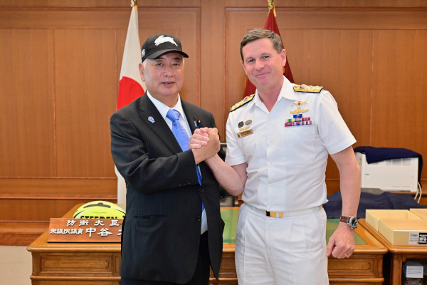 ハモンド豪海軍本部長による中谷防衛大臣表敬