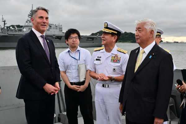 「もがみ」型護衛艦の「みくま」の視察