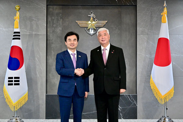 中谷防衛大臣の韓国訪問