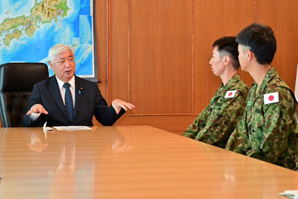 「地雷除去コアリション」教育訓練課程への派遣陸自教官による出国報告