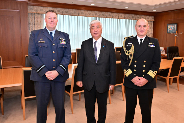 ニュージーランド海軍司令官等による中谷防衛大臣表敬