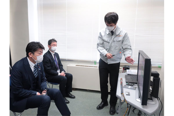 防衛装備庁次世代装備研究所の視察
