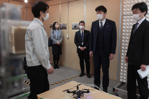 防衛装備庁次世代装備研究所の視察