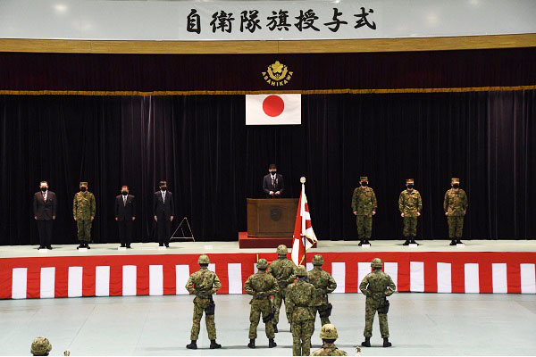 陸上自衛隊第２師団の改編行事（隊旗授与式）への出席等3