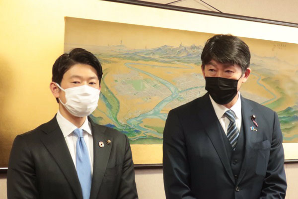 陸上自衛隊第２師団の改編行事（隊旗授与式）への出席等7