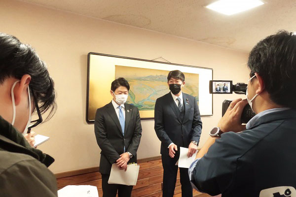 陸上自衛隊第２師団の改編行事（隊旗授与式）への出席等8