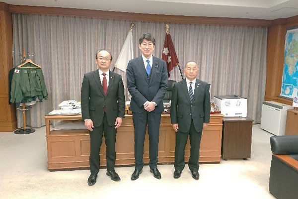 全国市議会議長会基地協議会からの表敬1